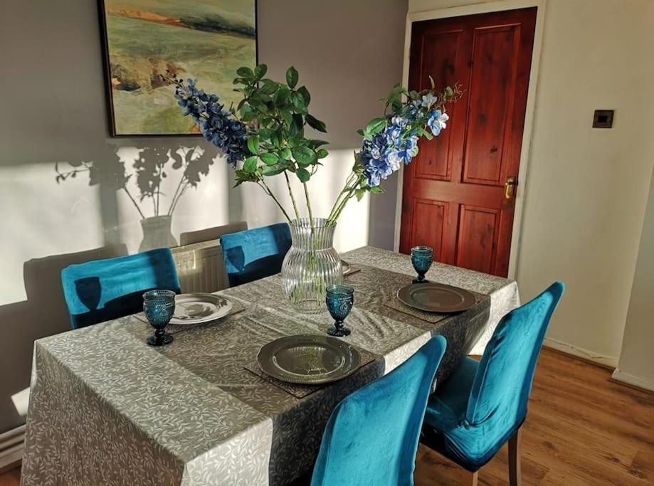 2 Bed Flat, Bounds Green, Piccadilly Line, London N11 Экстерьер фото