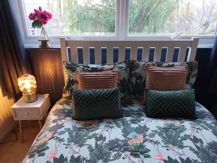 2 Bed Flat, Bounds Green, Piccadilly Line, London N11 Экстерьер фото